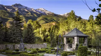 Mountainside Estate Photo